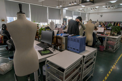 網(wǎng)紅電商如涵轉(zhuǎn)型 經(jīng)紀(jì)業(yè)務(wù)能否有效控制成本？